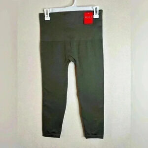 SOLD!! Spanx look at me now Leggings in olive green size 1X NWT